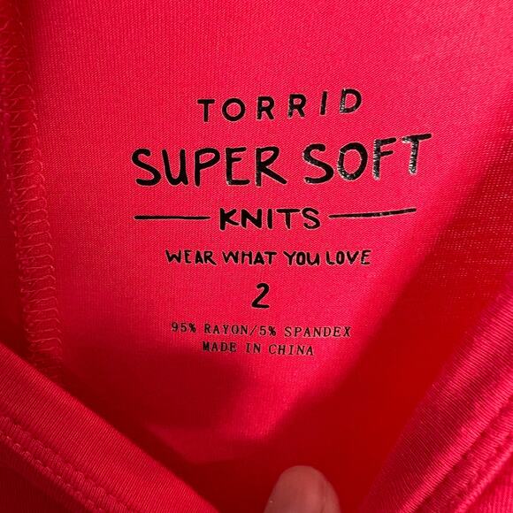 Torrid Super Soft Knits Tank Dress Red Hi-Low Hem Cold Shoulder Sleeve Sz 2 - Picture 6 of 6